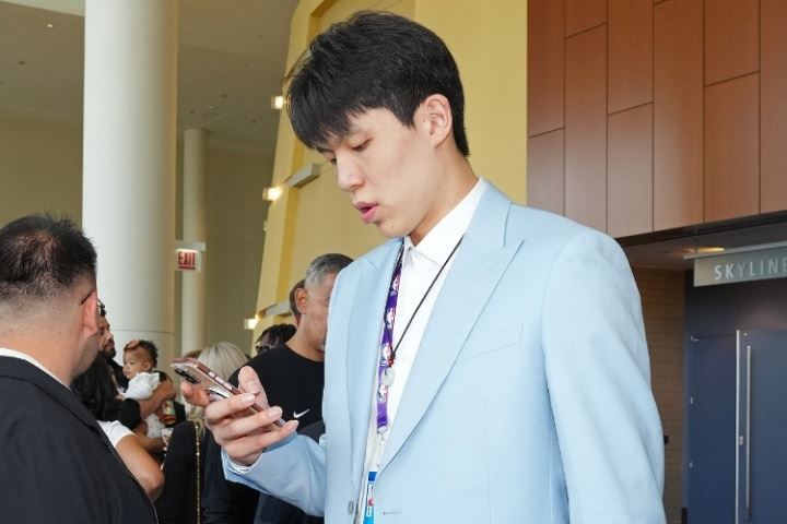 😘选秀专家更新模拟选秀2.0：杨瀚森首轮27顺位被篮网选中